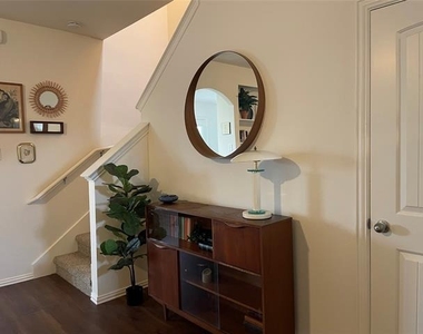 233 Irick Court - Photo Thumbnail 9