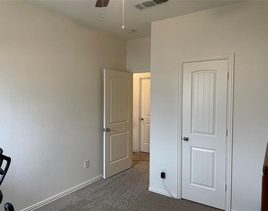 233 Irick Court - Photo Thumbnail 16