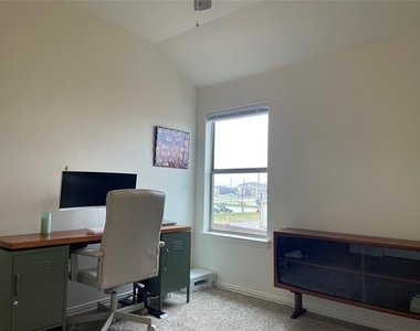 233 Irick Court - Photo Thumbnail 12