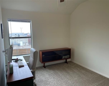 233 Irick Court - Photo Thumbnail 14