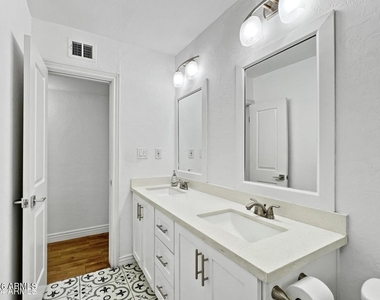 1415 W 7th Street - Photo Thumbnail 11