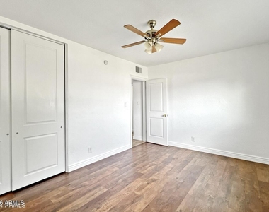 1415 W 7th Street - Photo Thumbnail 8