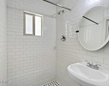 1415 W 7th Street - Photo Thumbnail 6