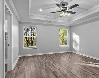 1204 Poplar Street - Photo Thumbnail 6
