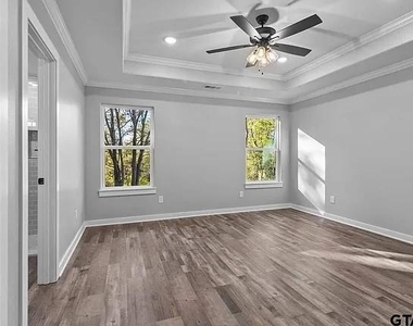 1204 Poplar Street - Photo Thumbnail 4