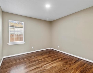 8714 Quinn Street - Photo Thumbnail 12