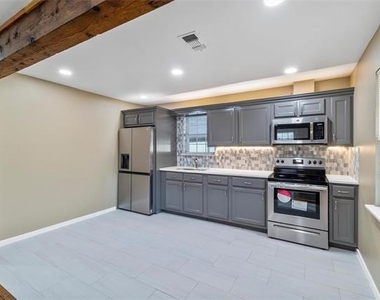 8714 Quinn Street - Photo Thumbnail 4