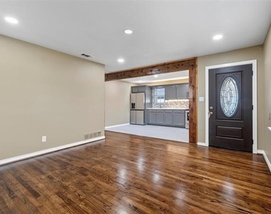 8714 Quinn Street - Photo Thumbnail 3