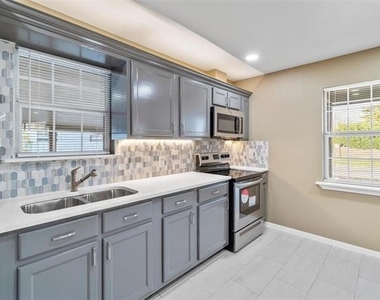 8714 Quinn Street - Photo Thumbnail 7