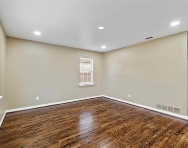8714 Quinn Street - Photo Thumbnail 8