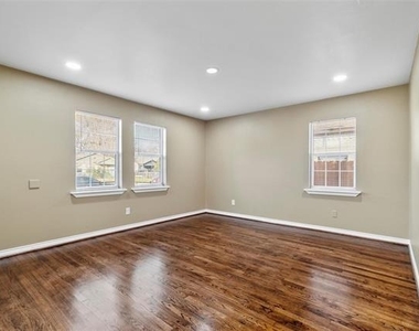 8714 Quinn Street - Photo Thumbnail 9