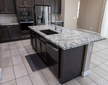 2462 E Lovebird Lane - Photo Thumbnail 13