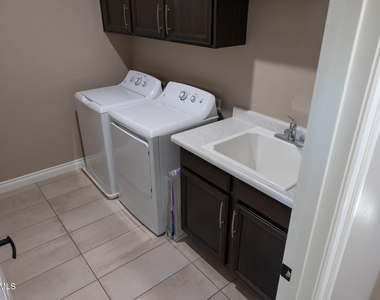 2462 E Lovebird Lane - Photo Thumbnail 37