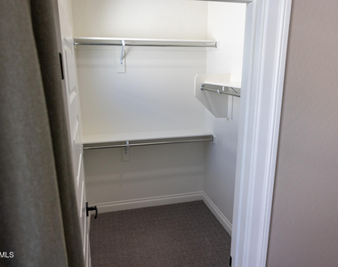 2462 E Lovebird Lane - Photo Thumbnail 21