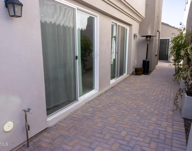 2462 E Lovebird Lane - Photo Thumbnail 38