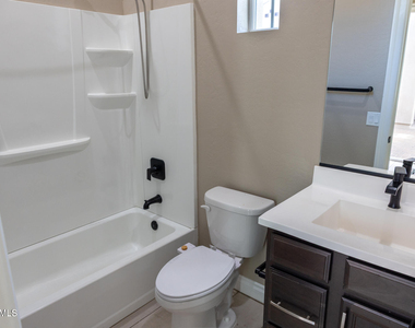 2462 E Lovebird Lane - Photo Thumbnail 5