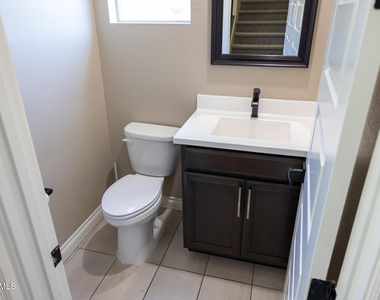 2462 E Lovebird Lane - Photo Thumbnail 15