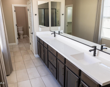 2462 E Lovebird Lane - Photo Thumbnail 28