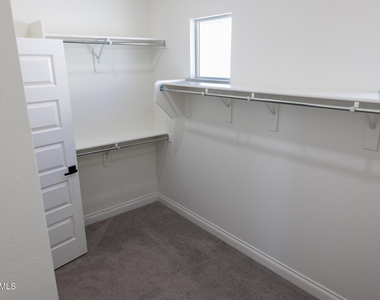 2462 E Lovebird Lane - Photo Thumbnail 32