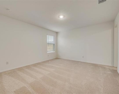 9724 Skyhawk Avenue - Photo Thumbnail 10