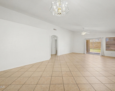 12548 W Roanoke Avenue - Photo Thumbnail 5