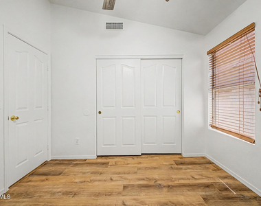12548 W Roanoke Avenue - Photo Thumbnail 18