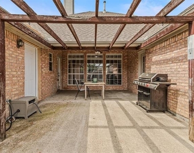 135 Paige Lane - Photo Thumbnail 21