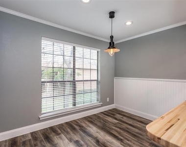 16301 Ledgemont Lane - Photo Thumbnail 7