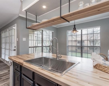 16301 Ledgemont Lane - Photo Thumbnail 5