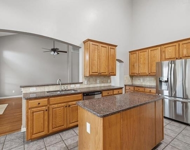 2001 Bishop Drive - Photo Thumbnail 12