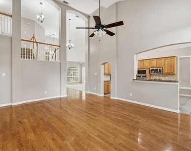 2001 Bishop Drive - Photo Thumbnail 6