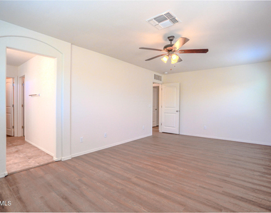 10225 W Camelback Road - Photo Thumbnail 16