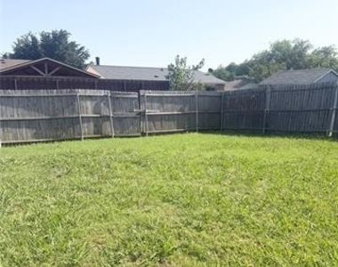4805 Woodruff Drive - Photo Thumbnail 10