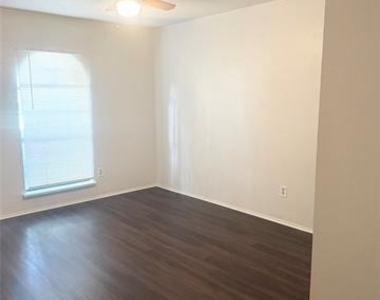 4805 Woodruff Drive - Photo Thumbnail 8