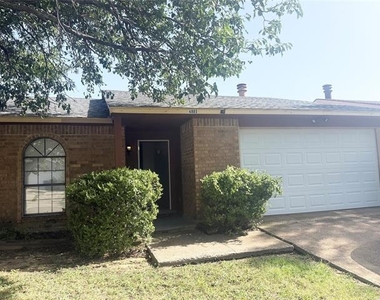 4805 Woodruff Drive - Photo Thumbnail 1