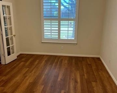 3020 Dove Creek Lane - Photo Thumbnail 3