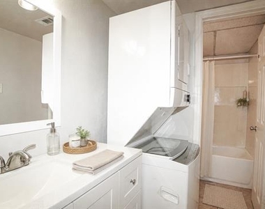 5638 Marina Drive - Photo Thumbnail 4