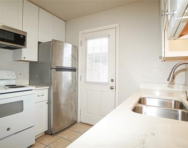 5638 Marina Drive - Photo Thumbnail 9
