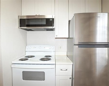 5638 Marina Drive - Photo Thumbnail 10
