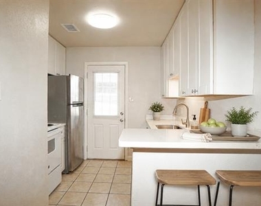 5638 Marina Drive - Photo Thumbnail 2