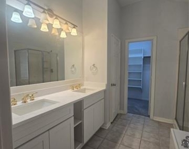 7617 Uvalde Way - Photo Thumbnail 13