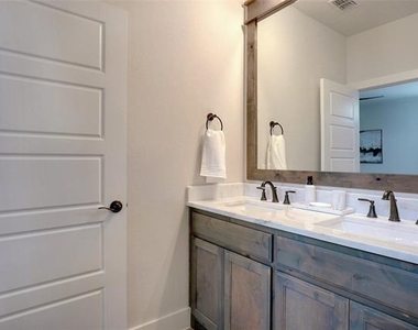 9616 Sullivan Lane - Photo Thumbnail 17