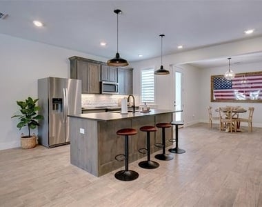 9616 Sullivan Lane - Photo Thumbnail 5