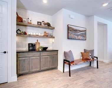 9616 Sullivan Lane - Photo Thumbnail 9