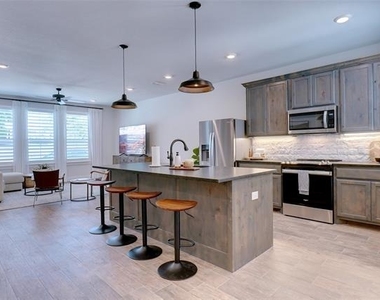 9616 Sullivan Lane - Photo Thumbnail 6