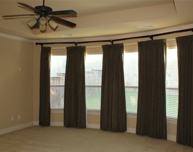 7329 Canadian Drive - Photo Thumbnail 7