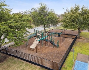 5944 Snow Creek Drive - Photo Thumbnail 12