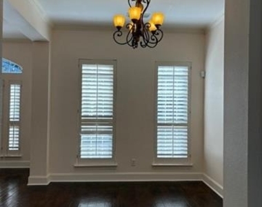 5357 Gatesworth Lane - Photo Thumbnail 11