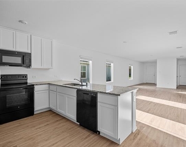 1436 Mahogany Lane - Photo Thumbnail 6