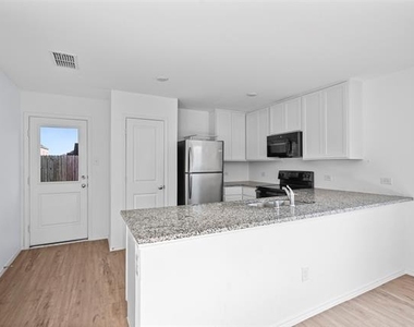 1436 Mahogany Lane - Photo Thumbnail 7